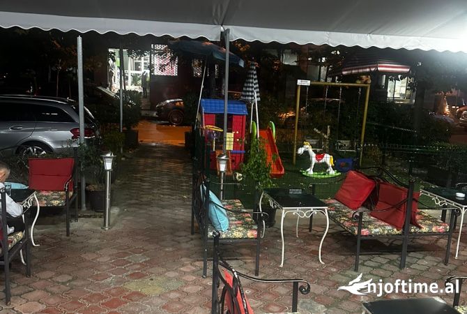 Ambiente Commerciale in Affitto 2+1 a Tirana - 1,500 Euro