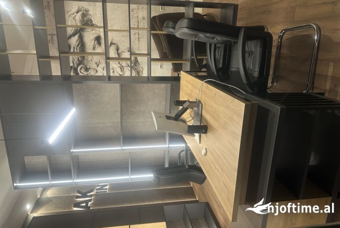 Ambiente Commerciale in Affitto 3+1 a Tirana - 650 Euro