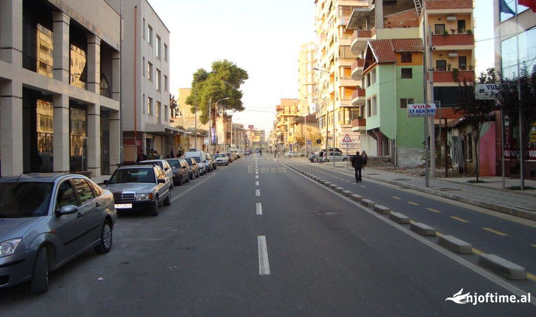 PRANE RRUGES SE BARRIKADAVE, JAPIM NJESI ME QIRA 600 euro