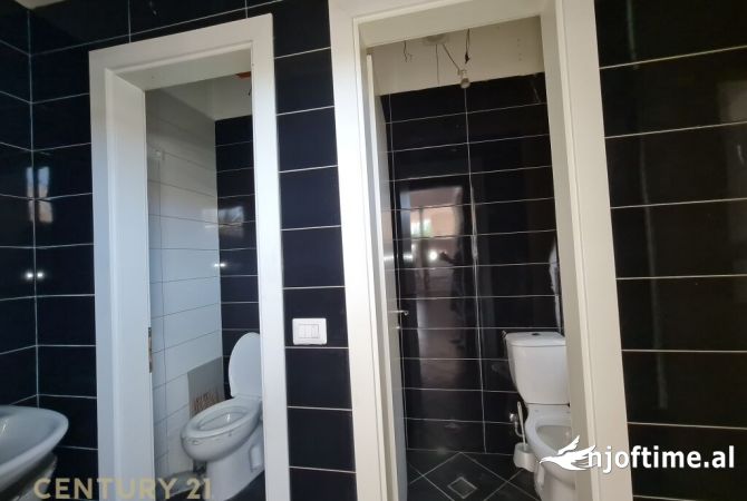 Ambiente Commerciale in Affitto 1+1 a Tirana - 1,200 Euro