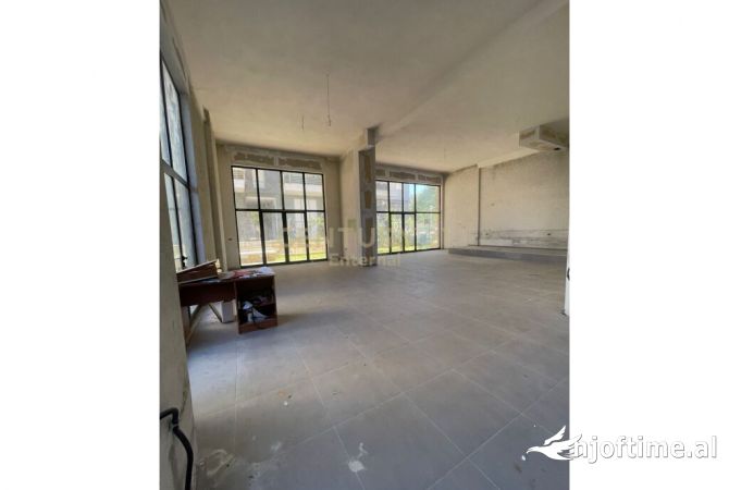 Business Property in Sale 1+1 in Tirana - 260,000 Euro