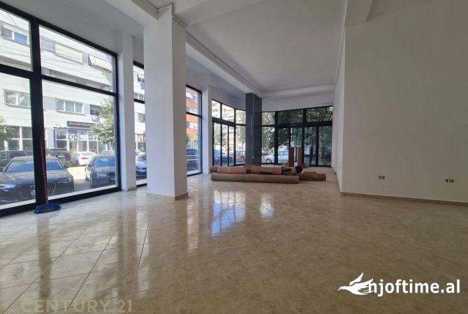 SHES AMBIENT KOMERCIAL NE RRUGEN ASTRIT LOSHA-ASTIR 155000 euro