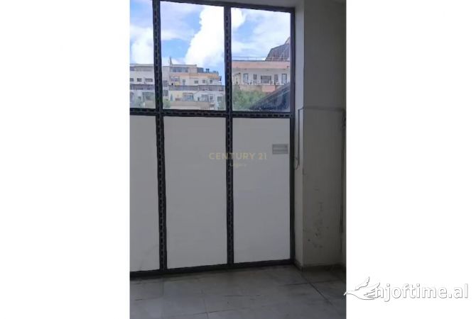 Ambient komercial per qira ne Don Bosko 400 euro