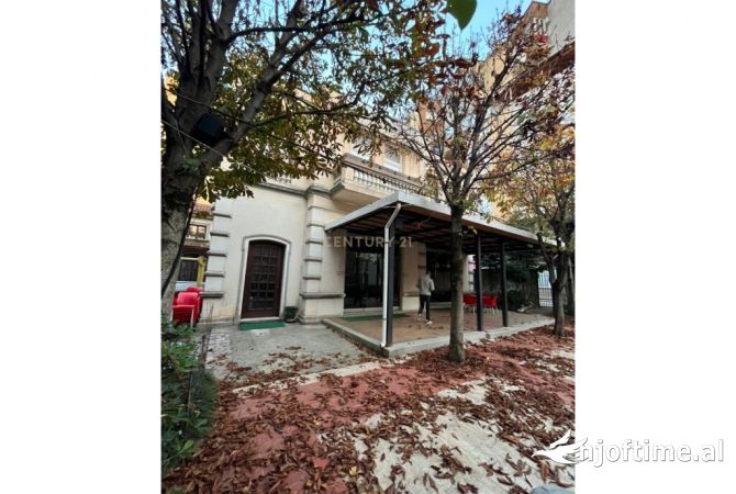 Ambjent Komercial me Qira ne Fresk 1300 euro