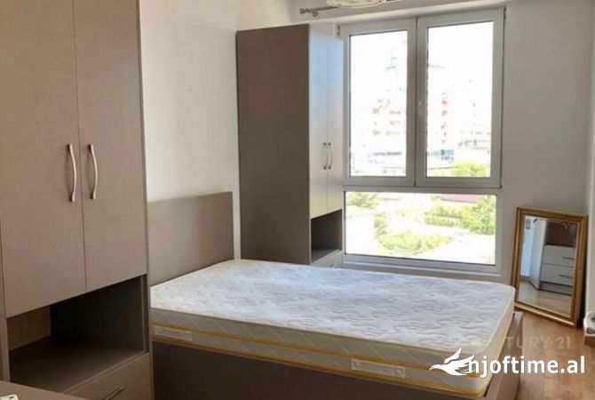 Shtepi ne shitje Apartament ne Tirane, 1+1, Mobilimi E mobiluar, Pagesa 120,000  Euro.