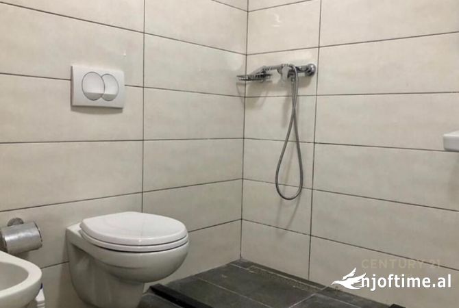 Shtepi ne shitje Apartament ne Tirane, 1+1, Mobilimi E mobiluar, Pagesa 120,000  Euro.