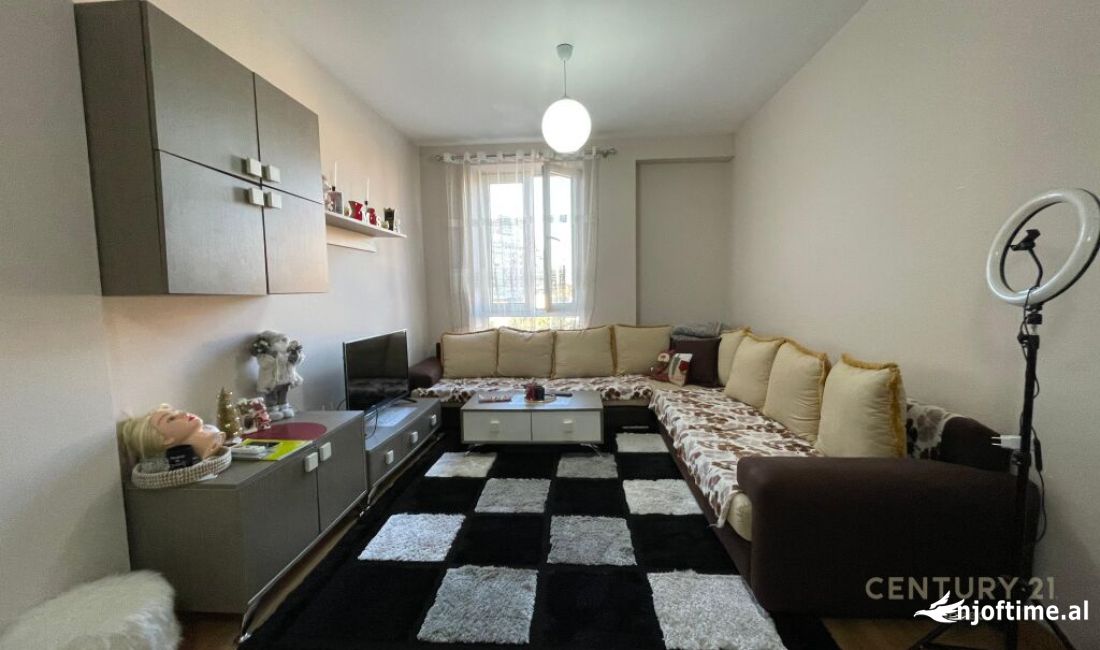 Shtepi ne shitje Apartament ne Tirane, 1+1, Mobilimi E mobiluar, Pagesa 120,000  Euro.