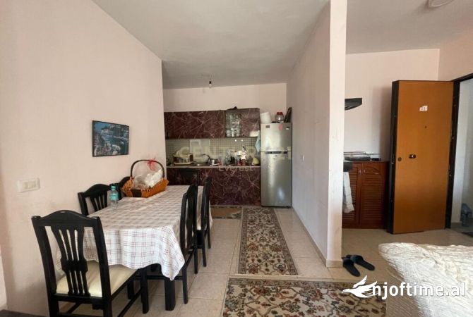 Shtepi ne shitje Apartament ne Tirane, 2+1, Mobilimi E mobiluar, Pagesa 125,000  Euro.