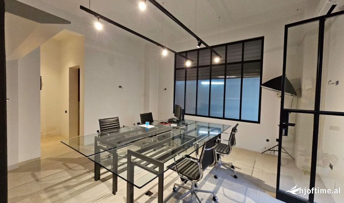 JEPET ME QERA AMBJENT PER ZYRA PERBALLE DELIJORGJIT! 550 Euro 