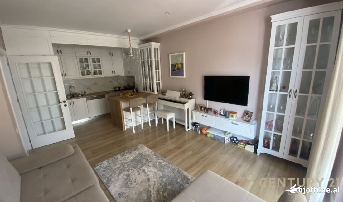 Shtepi ne shitje Apartament ne Tirane, 1+1, Mobilimi E mobiluar, Pagesa 115,000  Euro.