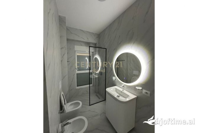 Shtepi ne shitje Apartament ne Tirane, 1+1, Mobilimi E mobiluar, Pagesa 100,000  Euro.