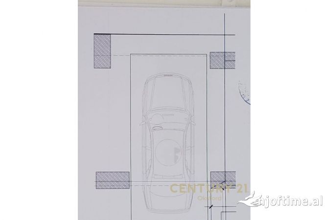 Ambiente Commerciale in Vendita 4+1 a Tirana - 18,000 Euro