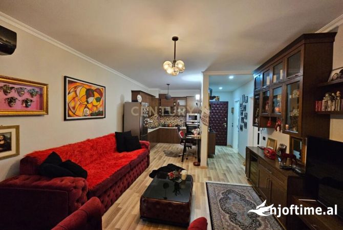 Shtepi ne shitje Apartament ne Tirane, 1+1, Mobilimi E mobiluar, Pagesa 118,000  Euro.