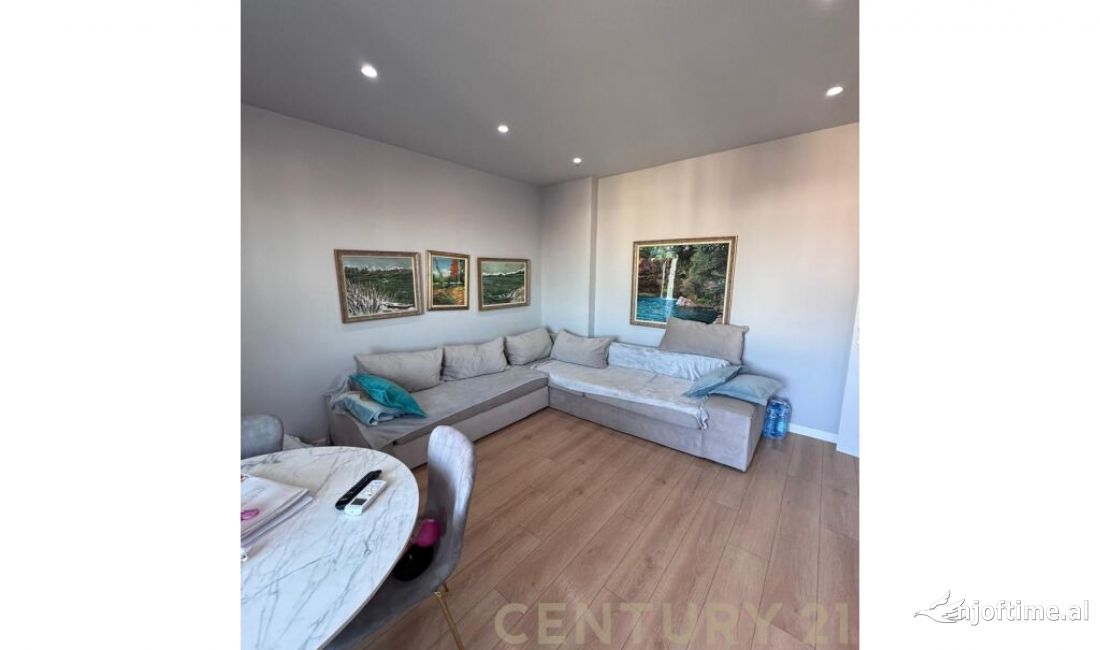 Shtepi ne shitje Apartament ne Tirane, 1+1, Mobilimi E mobiluar, Pagesa 135,000  Euro.