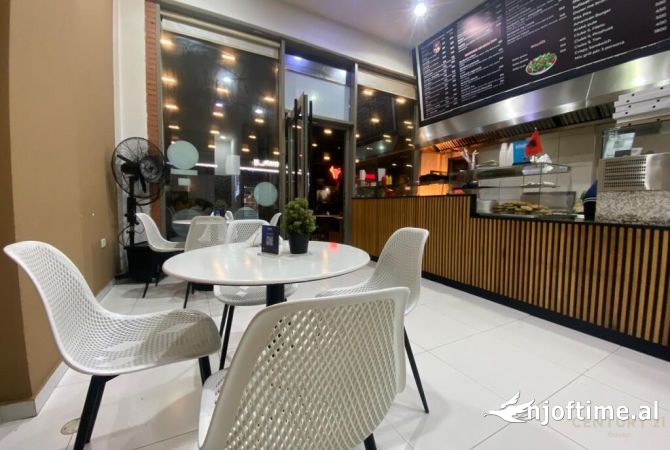 Ambiente Commerciale in Vendita 2+1 a Tirana - 45,000 Euro