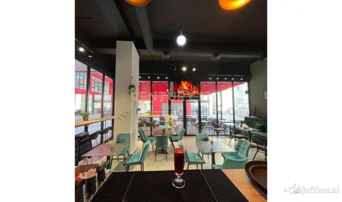SHITJE BIZNESI BAR-KAFE TEK RRUGA E DIBRES 47,000 Euro