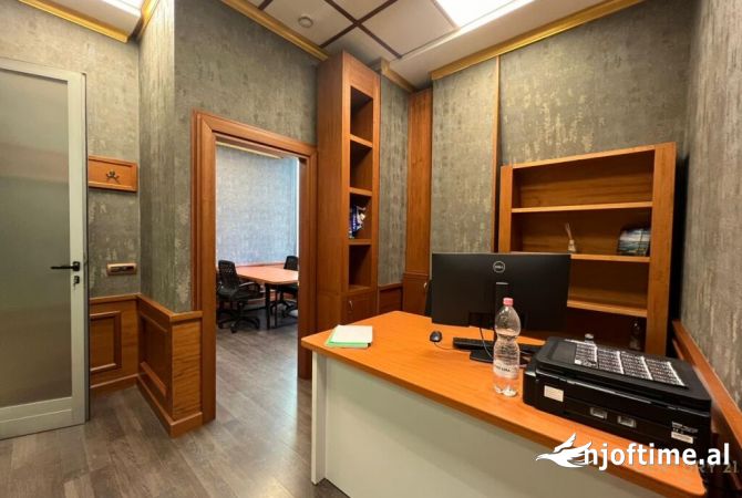 Zyre me qera te Kullat Binjake 650 Euro