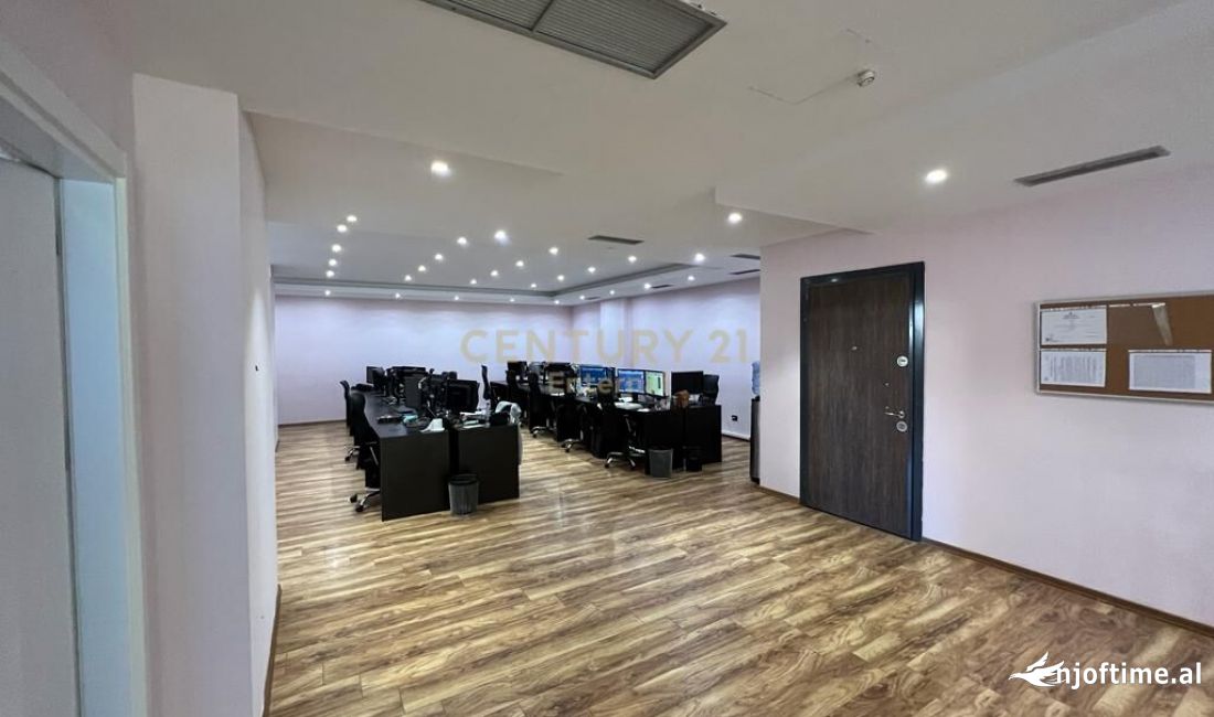 Ambient per zyra me qira tek 21 Dhjetori 3,000 Euro