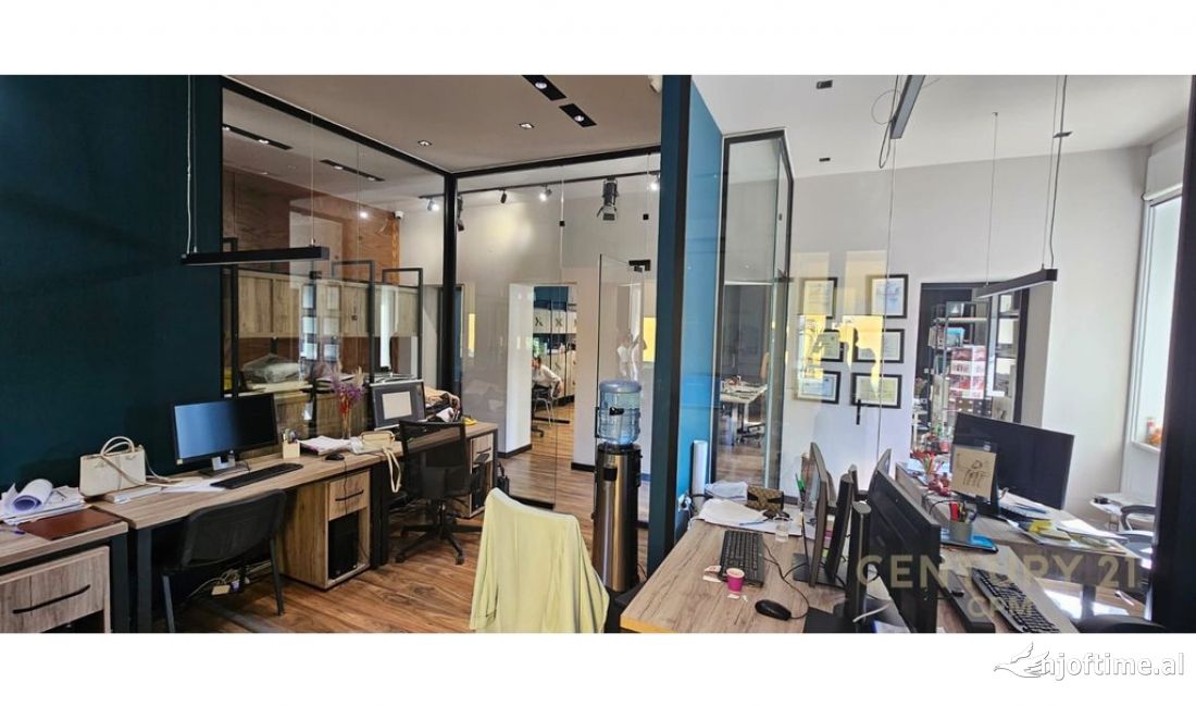 Zyre Per Qira Tek Stadiumi Dinamo! 1,700 Euro /Muaj