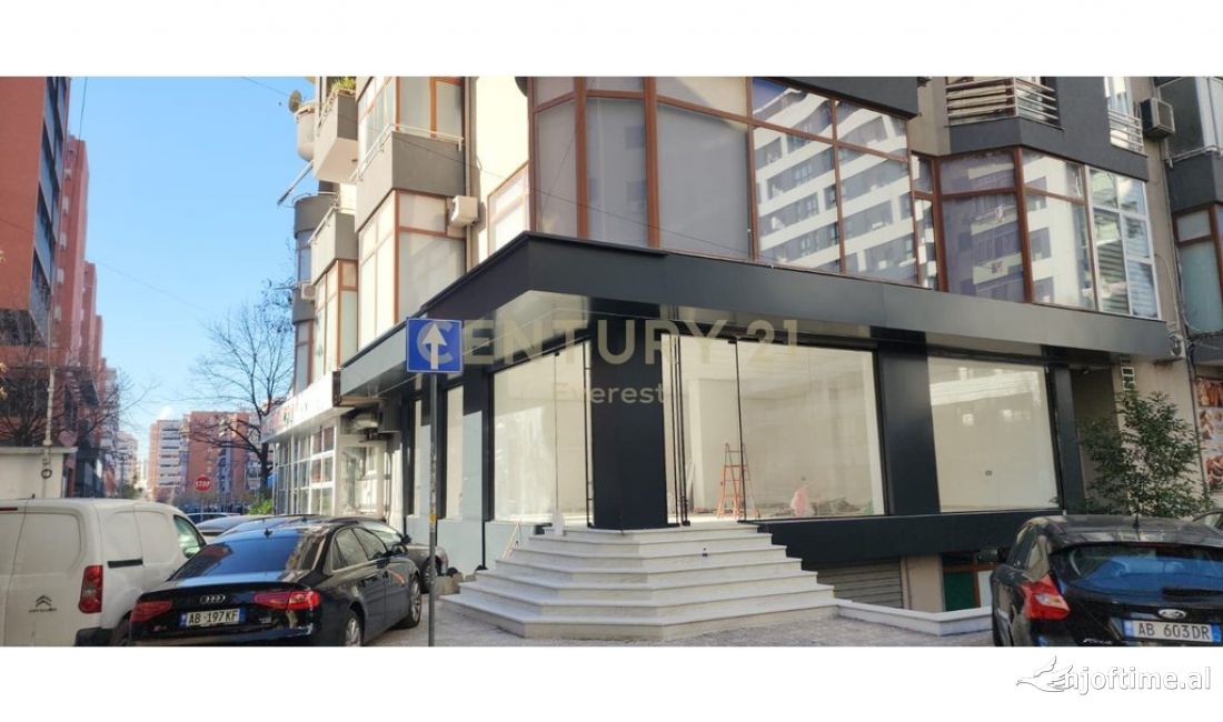 RR. E KAVAJES, AMBIENT KOMERCIAL PER QIRA 2,200 Euro 
