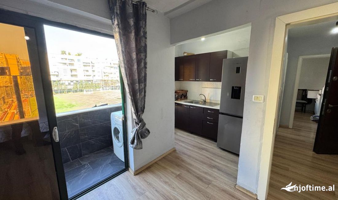 Shtepi ne shitje Apartament ne Tirane, 1+1, Mobilimi E mobiluar, Pagesa 92,000  Euro.