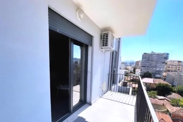 Shtepi ne shitje Apartament ne Tirane, 1+1, Mobilimi E mobiluar, Pagesa 175,000  Euro.