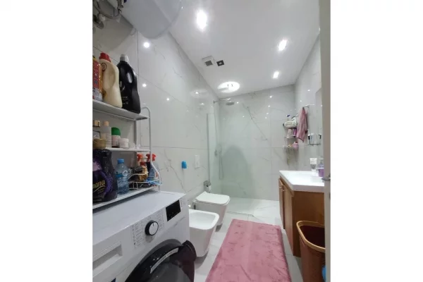 Shtepi ne shitje Apartament ne Tirane, 1+1, Mobilimi E mobiluar, Pagesa 95,000  Euro.