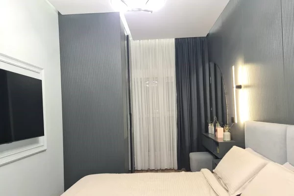 Shtepi ne shitje Apartament ne Tirane, 1+1, Mobilimi E mobiluar, Pagesa 140,000  Euro.