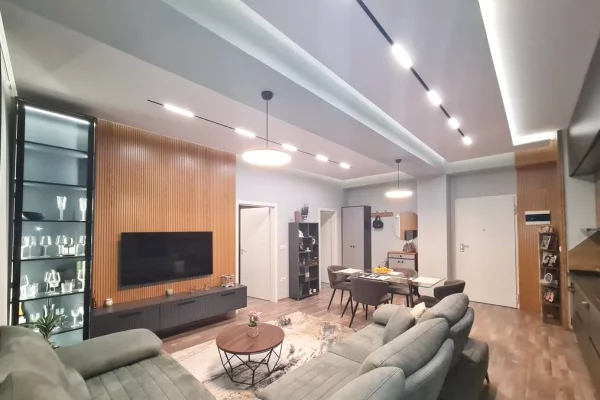 Apartament 1+1 për Shitje në Mangalem 21 – I Mobiluar, me Hipotekë