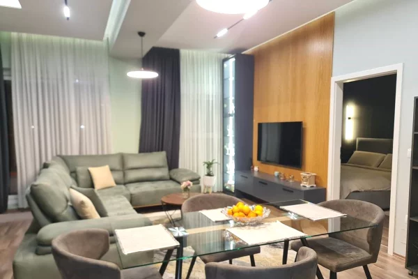 Shtepi ne shitje Apartament ne Tirane, 1+1, Mobilimi E mobiluar, Pagesa 140,000  Euro.