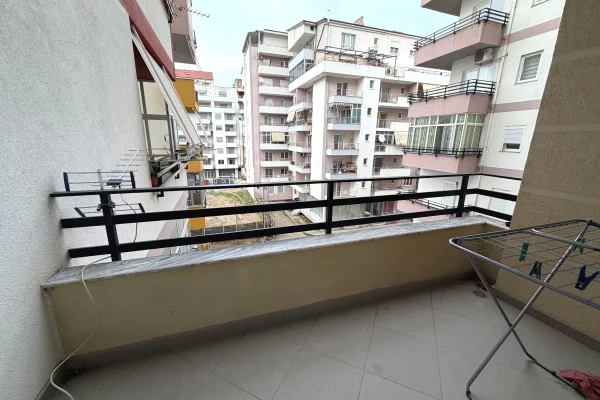 Shtepi ne shitje Apartament ne Pogradec, 1+1, Mobilimi E mobiluar, Pagesa 65,000  Euro.