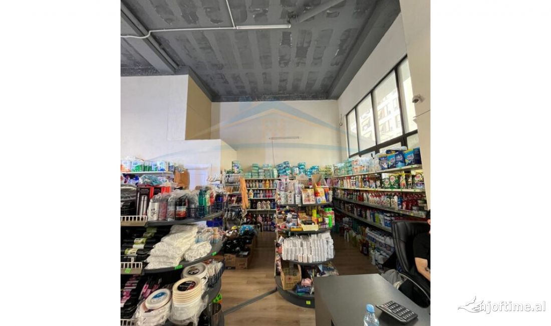 Jepet me Qera Ambjent Biznesi ne Rrugen 5 Maji