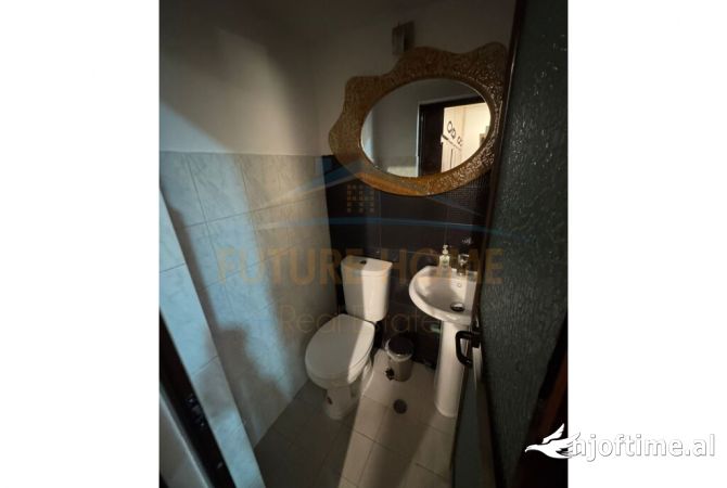 Ambiente Commerciale in Vendita 1+1 a Tirana - 150,000 Euro