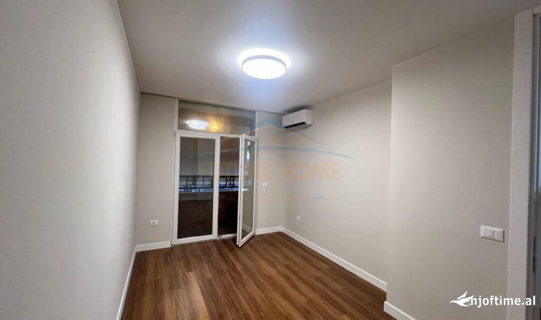 Jepet me Qera Per Zyra Apartament 2+1+2 ne Bllok. 