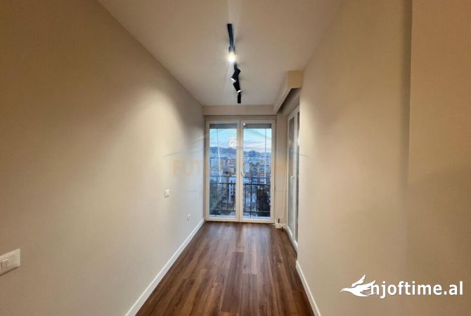 Jepet me Qera Per Zyra Apartament 2+1+2 ne Bllok. 