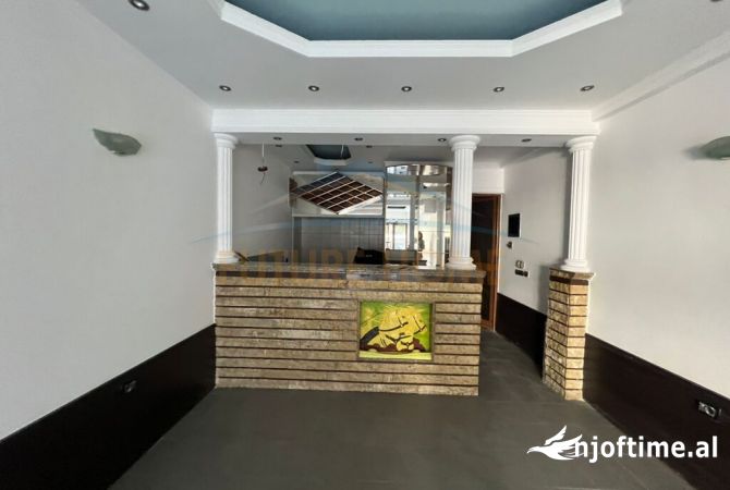 Ambiente Commerciale in Vendita 1+1 a Tirana - 78,000 Euro