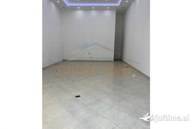 Ambiente Commerciale in Vendita 1+1 a Tirana - 57,000 Euro