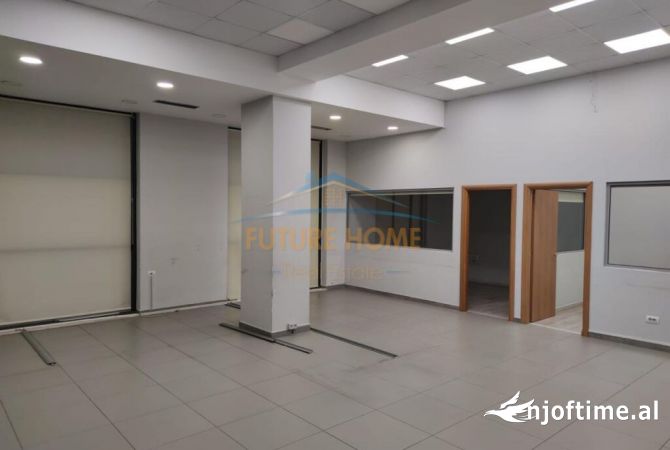 Ambiente Commerciale in Vendita 1+1 a Tirana - 330,000 Euro