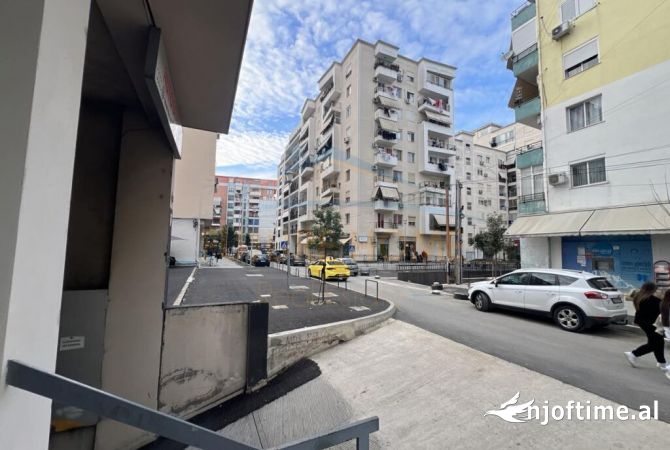 Ambiente Commerciale in Vendita 1+1 a Tirana - 90,000 Euro