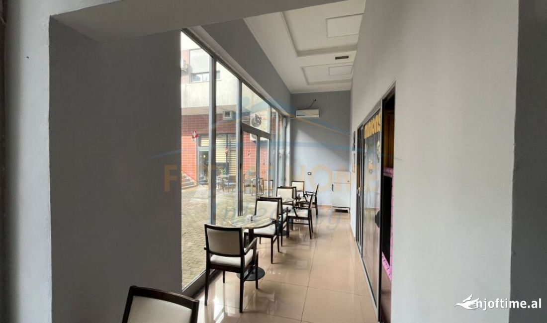 Shitet Ambjent Biznesi, Rruga e Dibres