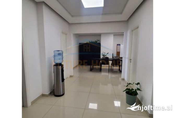 Jepet me Qera Ambient Biznesi ne Rrugen e Kavajes