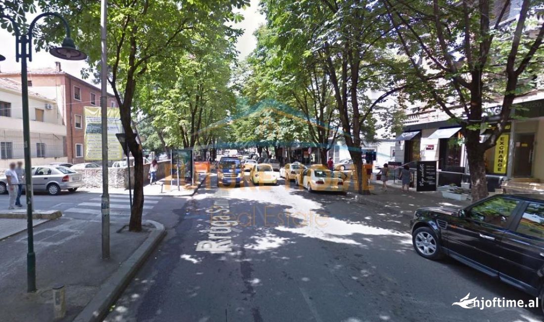 Qera, Ambient Biznesi, Bllok