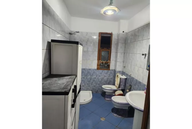 Apartament 3+1 me qira tek Treshi Ura e institutit, Tiranë - 390€ | 89 m²