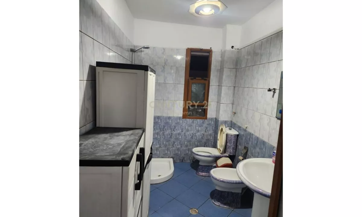 Shtepi me qera Apartament ne Tirane, 3+1, Mobilimi E mobiluar, Pagesa 390  Euro.