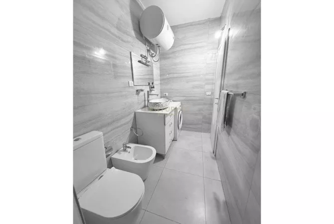 Shtepi me qera Apartament ne Durres, 1+1, Mobilimi E mobiluar, Pagesa 300  Euro.