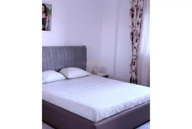 Shtepi me qera Apartament ne Durres, 1+1, Mobilimi E mobiluar, Pagesa 300  Euro.