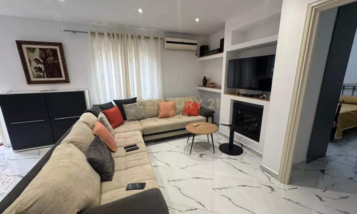 Shtepi me qera Shtepi Private ne Tirane, 2+1, Mobilimi E mobiluar, Pagesa 600  Euro.