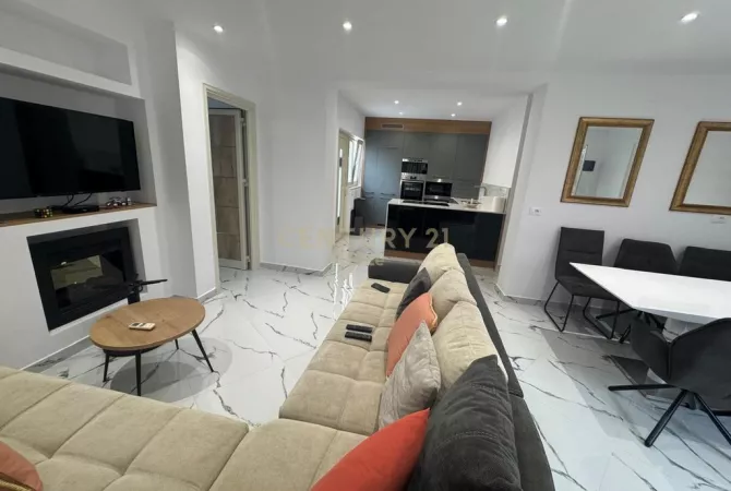 Shtepi me qera Shtepi Private ne Tirane, 2+1, Mobilimi E mobiluar, Pagesa 600  Euro.