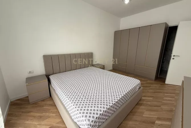 Shtepi me qera Apartament ne Tirane, 3+1, Mobilimi E mobiluar, Pagesa 600  Euro.