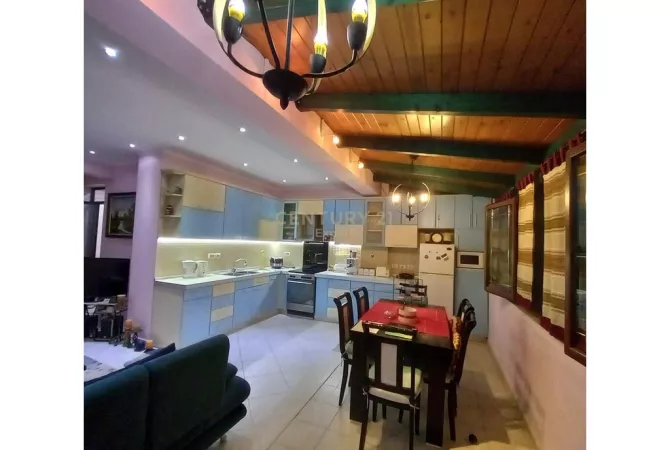 Shtepi me qera Apartament ne Tirane, 2+1, Mobilimi E mobiluar, Pagesa 600  Euro.